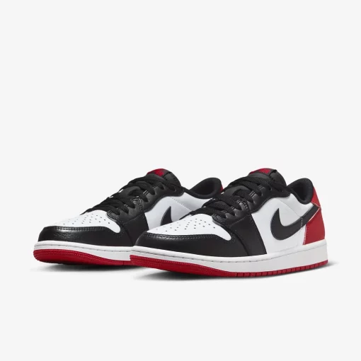 Jordan 1 Retro Low Og Black Toe (2023)_1